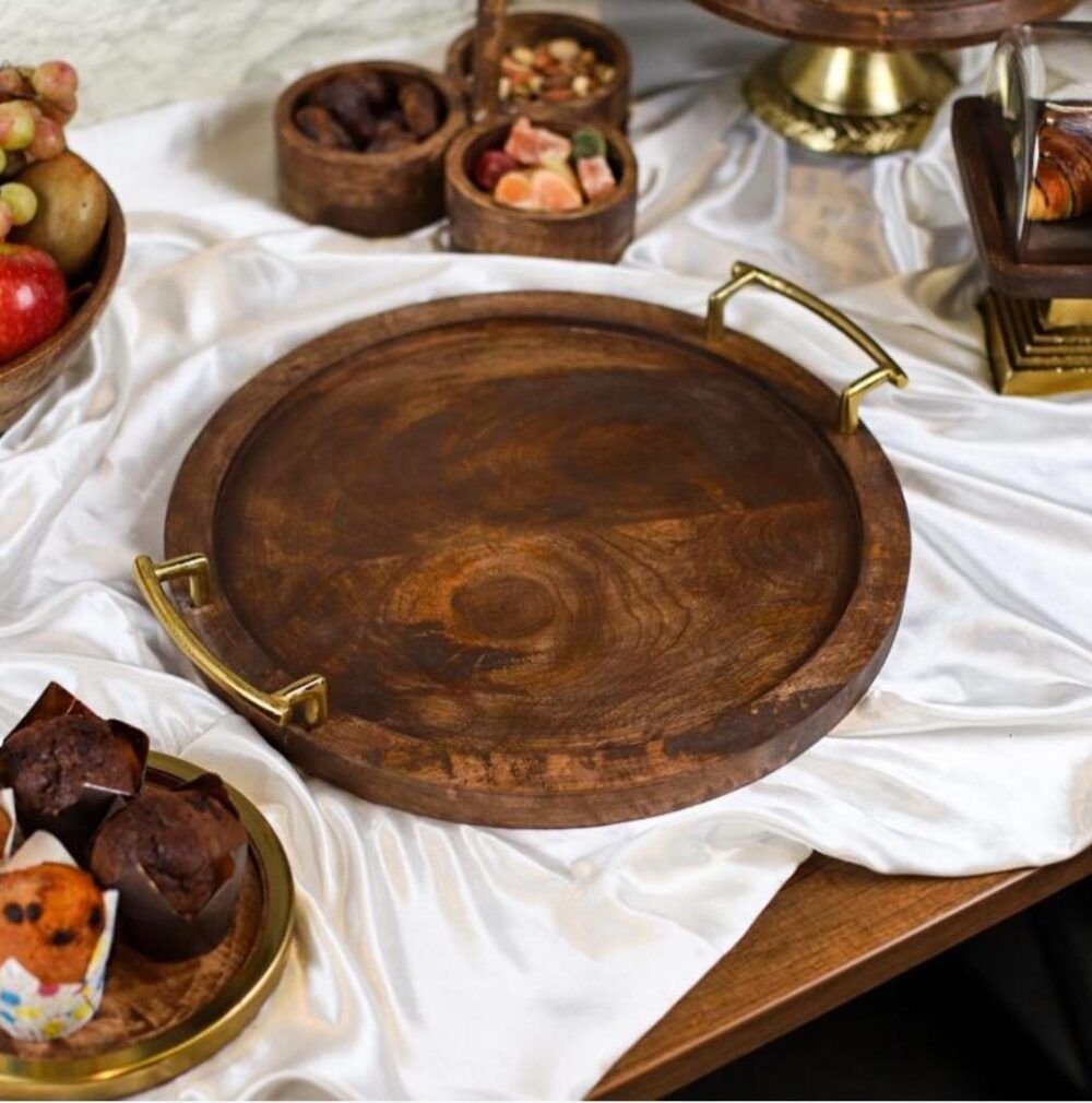 صينية ضيافة خشب  يدين نحاس